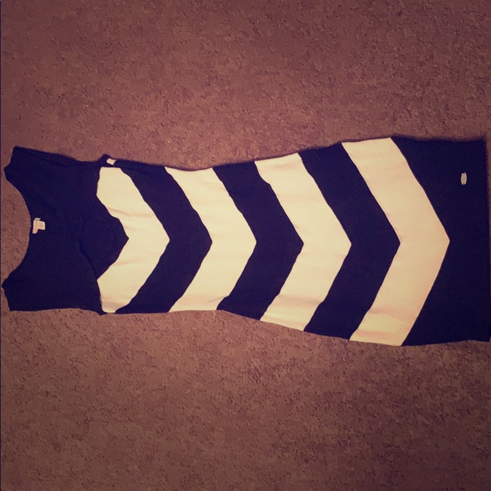 Guess dress black and white XS
